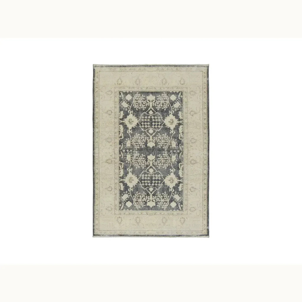 6' x 9' Beige and Grey Patterned Rug
