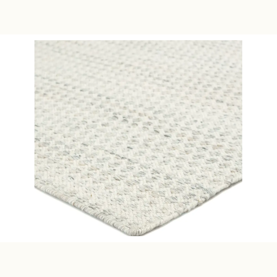 8' x 10' White Textured Indoor/Outdoor Area Rug